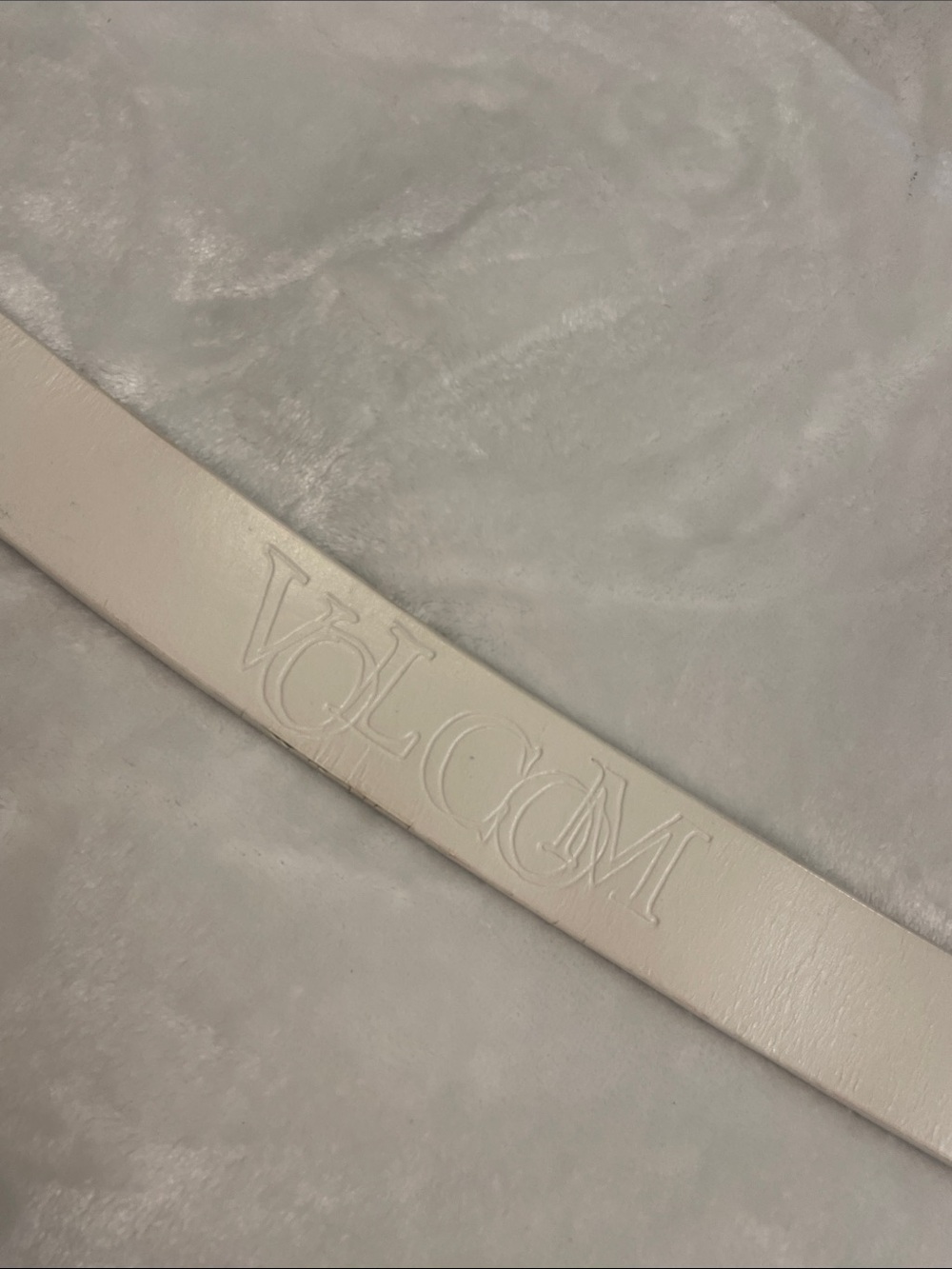 Volcom Men's Half Stone White Leather Belt with Logo Buckle - Picture 4 of 12